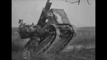 Experimental 75mm Self-Propelled Gun based on a Holt 2½-ton tractor during trials in 1918